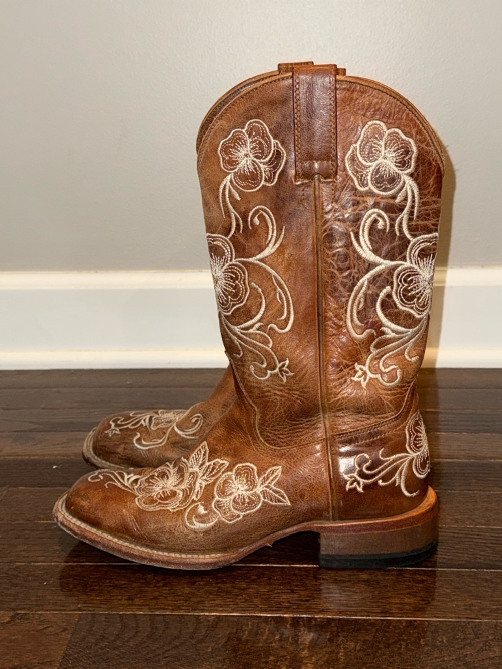 SHYANNE WOMEN'S LASY FLORAL EMBROIDERED WESTERN BOOTS Size 7.5 - Picture 3 of 12
